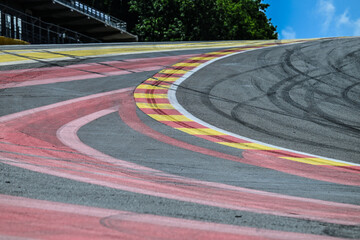Obraz premium Belgique Wallonie circuit Spa Francorchamps piste raidillon