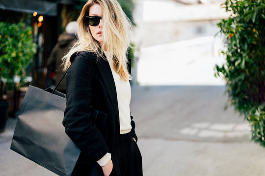 Fashionable woman in city