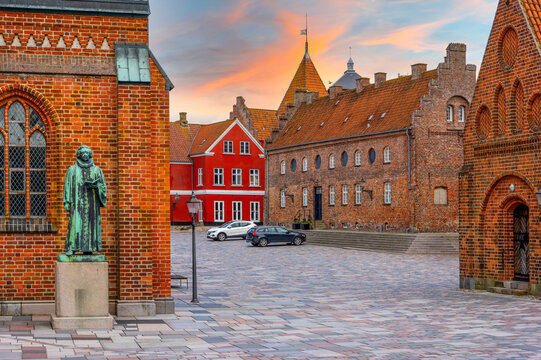 Ribe, &auml;lteste Stadt D&auml;nemarks, Stadtansicht Platz am Dom zu Ribe