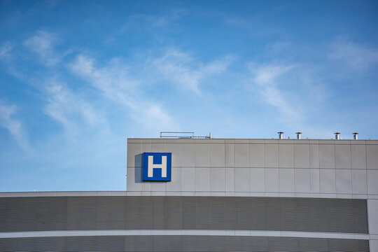 View of modern hospital building exterior.