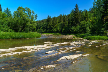 Bieszczady , San rzeka © rob