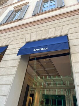 Milan, Italy
June 10, 2026
Antonia store