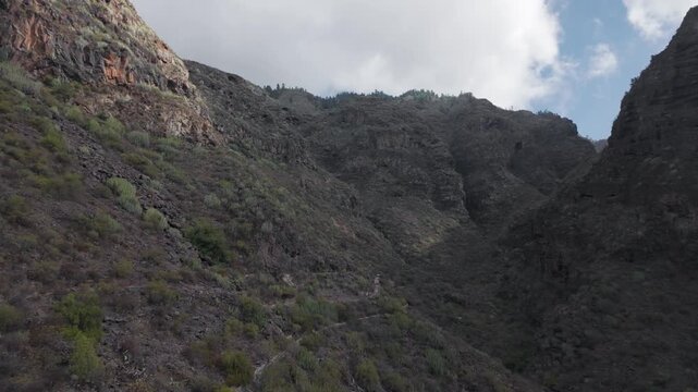 Panning view of Barranco del Infierno canyon