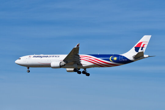 Malaysia Airlines Airbus A330-300 (9M-MTN) passenger plane on final approach to Narita International Airport