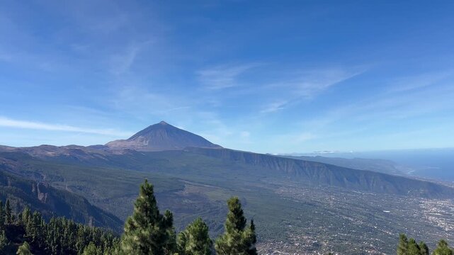 Blick auf den Teide auf Teneriffa von Santa Ursula aus