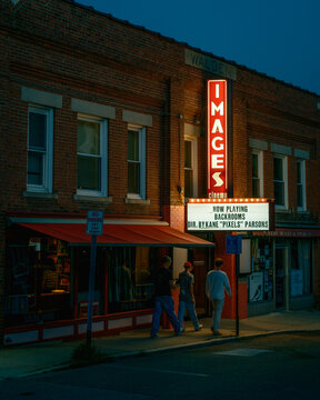 Images Cinema vintage sign at night, Williamstown, Massachusetts
