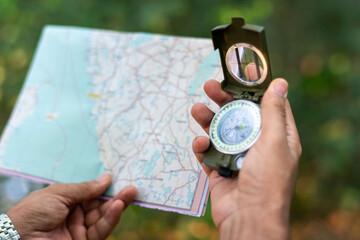 Navigating journey with map compass © Rawpixel.com
