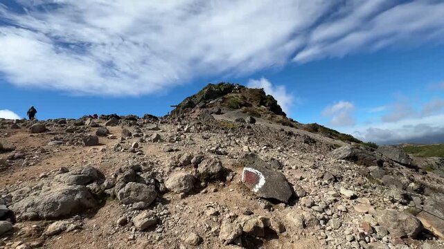 安達太良山　山頂付近を歩く動画　日本　福島
