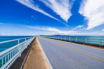宮古島　伊良部大橋から望む絶景 © スプやん