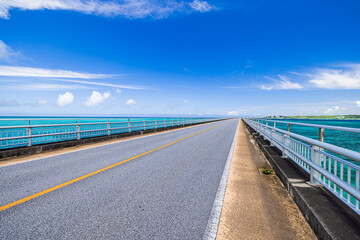 宮古島　伊良部大橋から望む絶景 © スプやん