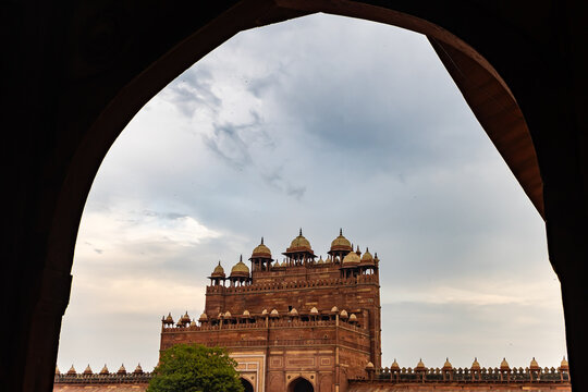 Grand Buland Darwaza Monument Framed By Ancient Arch And Open Sky