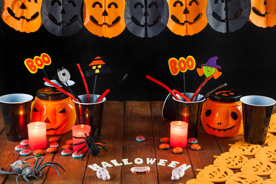 Halloween Party Drinks with Pumpkin Garland