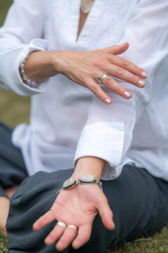 Hands demonstrating an energy healing session focused on improving energy flow, enhancing relaxation, and supporting natural physical and emotional balance.
