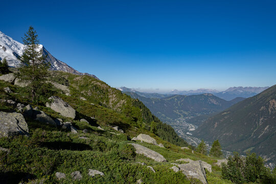 Le bas de la vall&eacute;e de Chamonix, Massif du Mont-Blanc, Haute-Savoie, France, Europe