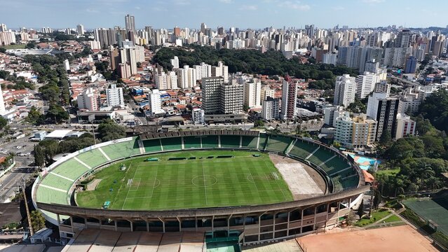 Imagem a&eacute;rea do Est&aacute;dio Brinco de Ouro da Princesa em Campinas, S&atilde;o Paulo, em 10 de junho de 2026, destacando a casa do Guarani FC