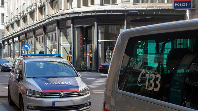 Le macchine di polizia a Vienna polizei, Vienna 12 agosto 2025