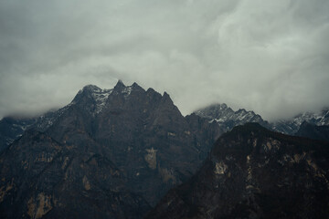 China, Yunnan Province, Jade Dragon Snow Mountain beside Tiger Leaping Gorge  © yue