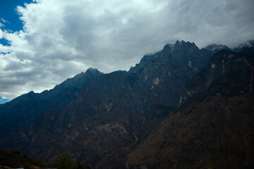 China, Yunnan Province, Jade Dragon Snow Mountain beside Tiger Leaping Gorge  © yue