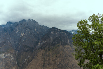China, Yunnan Province, Jade Dragon Snow Mountain beside Tiger Leaping Gorge  © yue