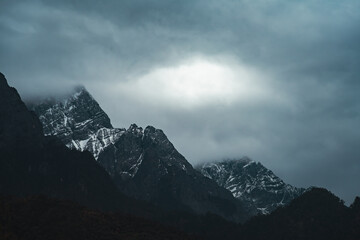 China, Yunnan Province, Jade Dragon Snow Mountain beside Tiger Leaping Gorge  © yue