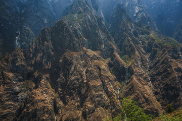 China, Yunnan Province, Jade Dragon Snow Mountain beside Tiger Leaping Gorge  © yue