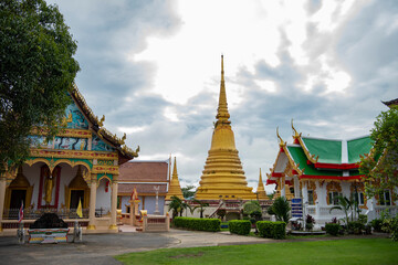 Fototapeta premium THAILAND CHANTHABURI CITY WAT BOT MUANG