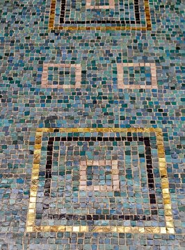 Mosaik mit gold und t&uuml;rkis