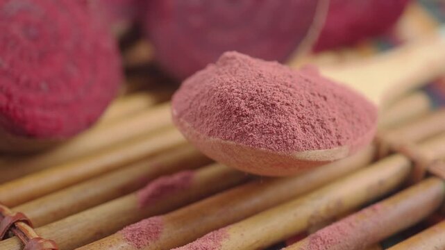 beet root powder on wooden table 
