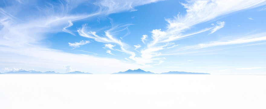青空と幻想的な流雲が広がる山並みの背景バナー generative ai