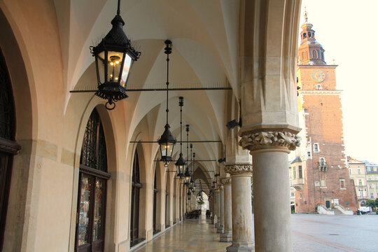 Early Morning View of Cloth Hall and Town Hall Tower in Krak&oacute;w, Poland
