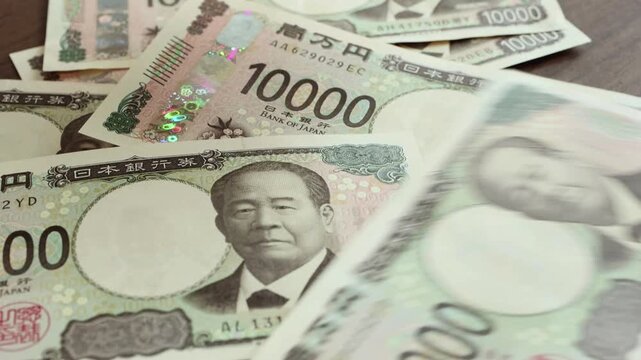お金　一万円札　日本円　支払い　出費