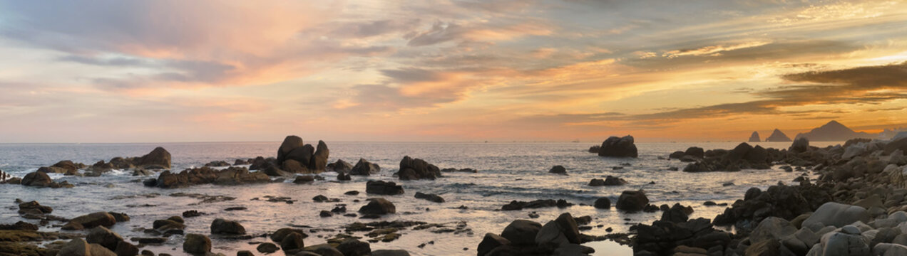 epic sunset over famous arch in cabo san lucas