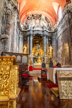 walking around the Portugese city of Lisbon