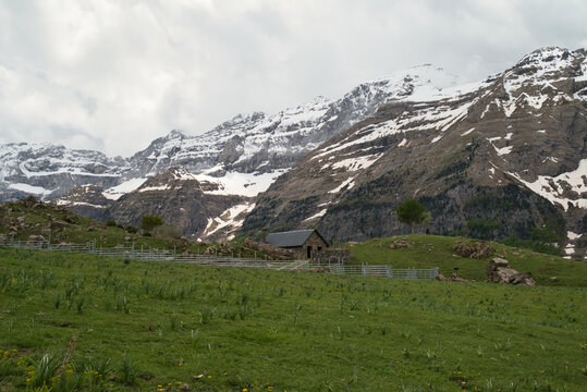 Landscape in the Pyrenees, Pineta Valley, Monte Perdido, Camino de los Llanos de la Larri, Arag&oacute;n, Huesca, Spain