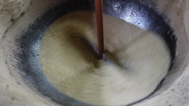 Traditional muri roasting process