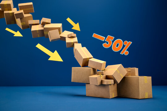 Fifty percent discount on shipping boxes with yellow arrows
