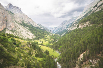 Fototapeta premium Vallée de l'Ubaye, Alpes-de-Haute-Provence, France