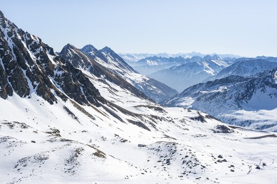 Peaks and mountains in winter, Sellraintal, Stubai Alps, K&uuml;htai, Tyrol, Austria