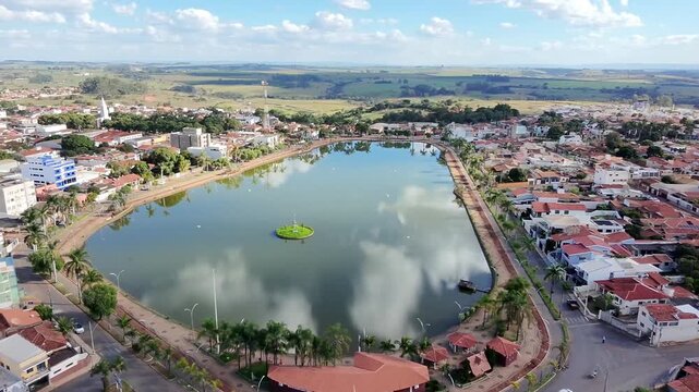 Imagens A&eacute;reas de Drone da Orla da Lagoa Formosa, Brasil