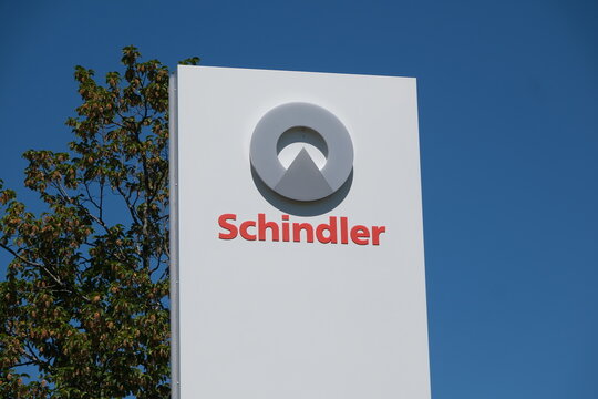 Schindler Aufz&uuml;ge AG Logo am Weltweiten Hauptsitz in der Schweiz, Schweizer Hersteller von Aufz&uuml;gen, Rolltreppen und Fahrtreppen, Ebikon 4.7.2026