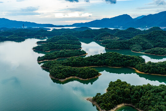 lake and mountains, lake in mountains,Qiandao Lake