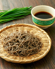 Obraz premium Cold Soba Noodles in Bamboo Basket With Dipping Sauce