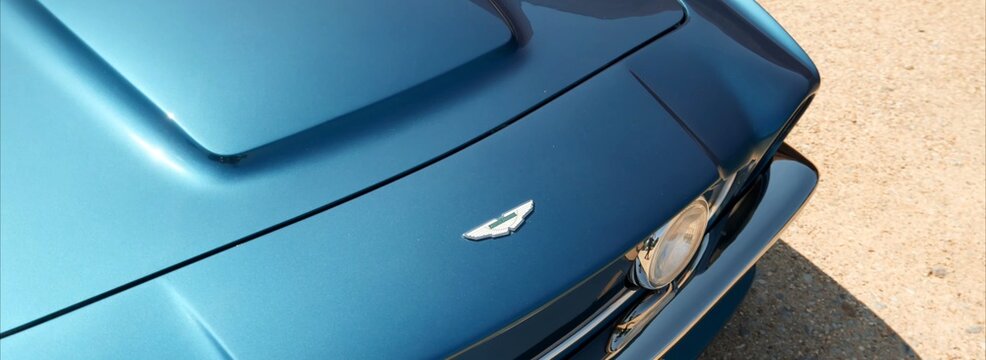 1989 Aston Martin V8 Vantage Volante X-pack convertible. cabriolet.