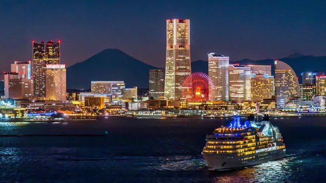 横浜ベイブリッジからマジックアワーの富士山とみなとみらいの夜景パノラマ&larr;左方向スライド