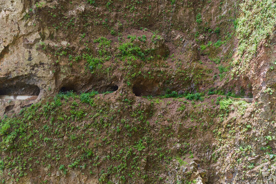 Window tunnels at Ventanas de G&uuml;&iacute;mar