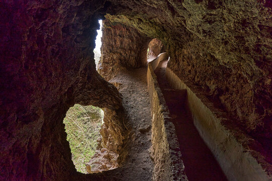 Tunnel windows at Ventanas de G&uuml;&iacute;mar