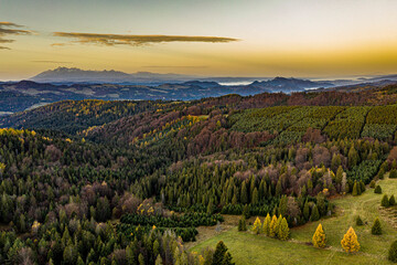 Sucha Dolina, Małopolska, Sądeckie, jesień widok z powietrza. © Maciej G. Szling