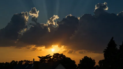Dramatische Wolkenstimmung am abendliche Himmel im Sommer zum Sonnenuntergang © festfotodesign