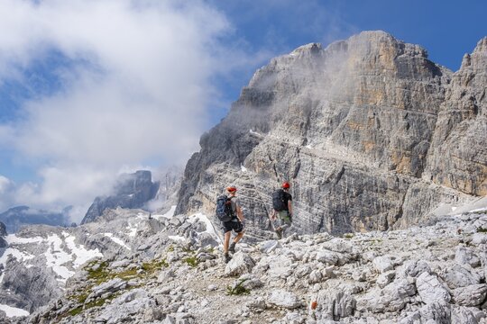 Mountaineers in the mountains, Via Ferrate Benini Via Ferrate, Cima Brenta, Brenta Mountains, Brenta-Adamello Natural Park, Trentino, Italy