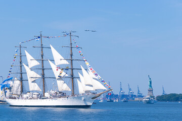 ship on the sea © Vadim